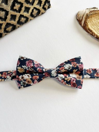 noeud-papillon-mariage-evenement-fleurs-terreuse-fait-main.jpg Nœud papillon pour homme / adulte en coton fleurs terreuses, mariage bohème - Collection 2026