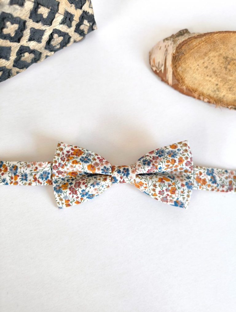 noeud-papillon-fleurs-terreuse-fait-main.jpg Nœud papillon pour homme / adulte en coton fleuris couleurs terreuses, mariage